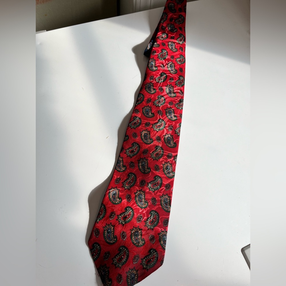 3/$15 Vintage men’s red tie